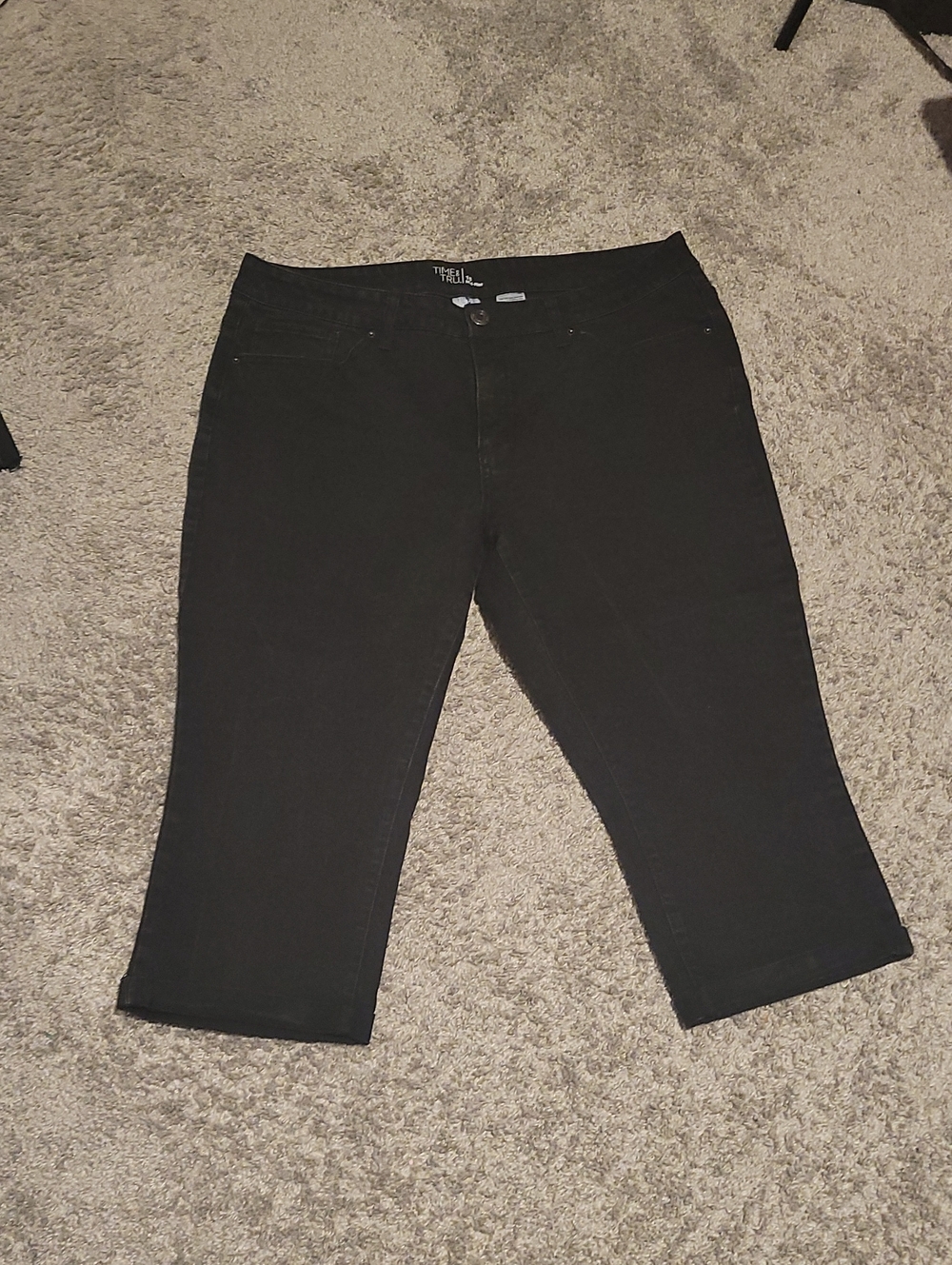 Time and Tru Black Cropped Capri Style Jeans